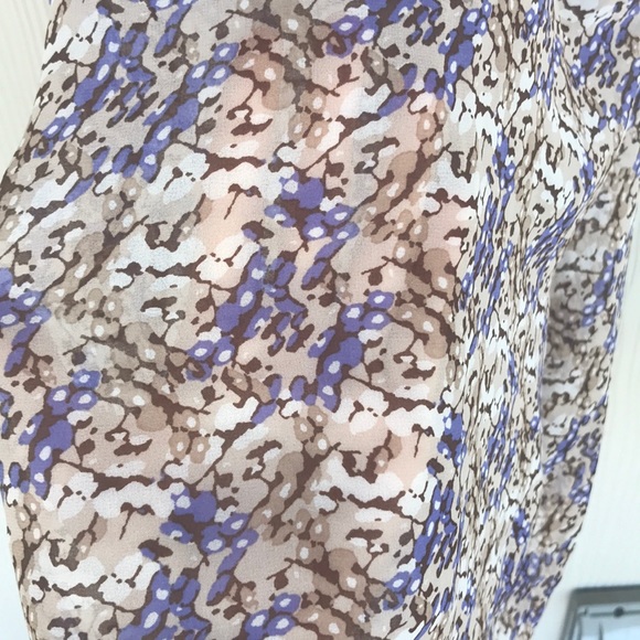F21 Racerback Patterned Sheer Tank Top - Picture 3 of 3